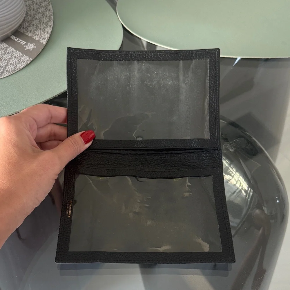 Burberry London Black Leather Passport Holder / Travel Document Wallet - Picture 6 of 7